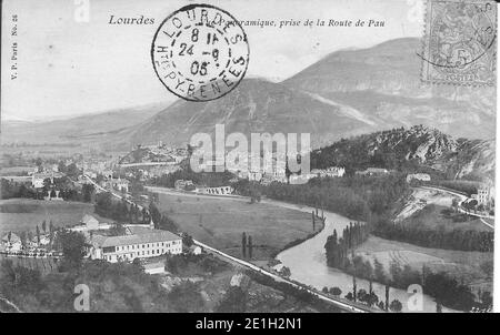 Lourdes-Vue panoramique pry depuis la route de Pau-VP 26. Foto Stock