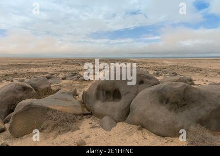 Bellissimo paesaggio sassoso nel deserto del Namib vicino alla costa atlantica, Namibia Foto Stock