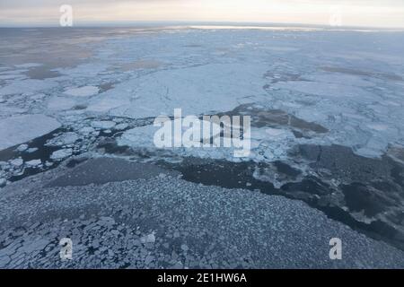 Eyriel vista del ghiaccio marino, Kulusuk, Groenlandia orientale Foto Stock