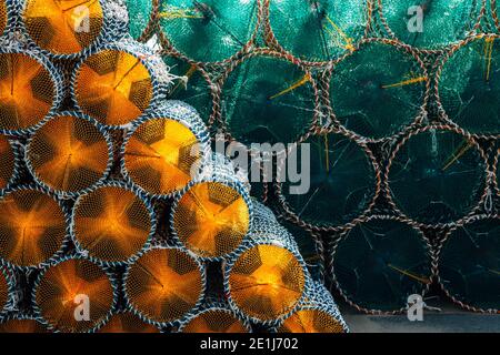 Rete di pesca accatastata al porto di BaeksaJang nell'isola di Anmyeondo, Taean, Corea Foto Stock