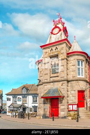 Townhall of Marazion, la porta d'ingresso a St.Michaels Mount, Cornovaglia, Inghilterra Foto Stock