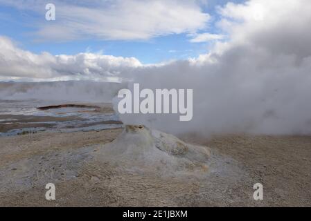 Area geotermica di Hveravellir vicino alla rotta F35 in Islanda Foto Stock