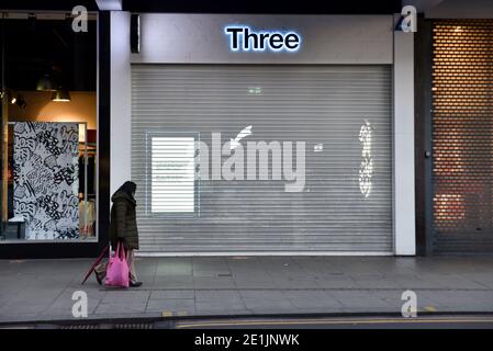 Wood Green, Londra, Regno Unito. 7 gennaio 2021. Pandemia di coronavirus: Vita sotto blocco 3. Negozi chiusi. Credit: Matthew Chpicle/Alamy Live News Foto Stock