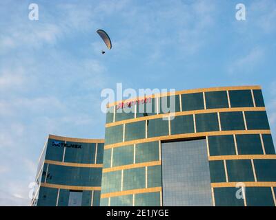 Volo in parapendio presso il Marriott Hotel di Miraflores, Lima, Perù Foto Stock
