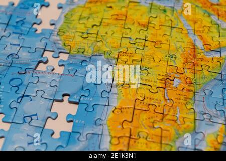 Puzzle della mappa dell'Africa. Sfondo turistico Foto Stock