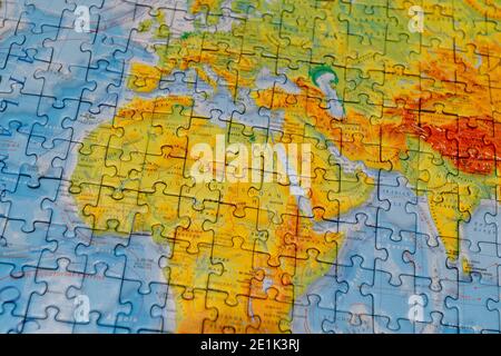 Puzzle della mappa dell'Africa. Sfondo turistico Foto Stock