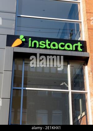 Toronto, Canada - 14 novembre 2020: Il primo piano di Instacart Company è visto a Toronto, Canada. Foto Stock