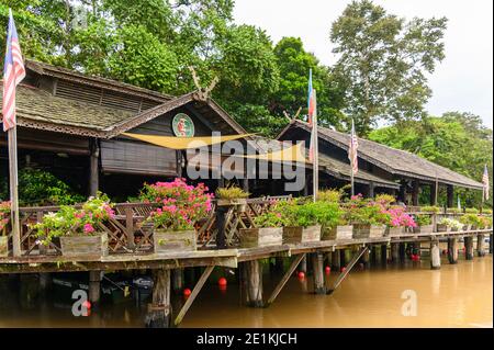 Sukau Rainforest Eco-Lodge nella foresta pluviale di Sukau Foto Stock