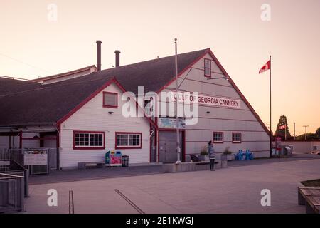 La parte esterna del Golfo di Georgia Cannery, un sito storico nazionale del Canada si trova nel villaggio di Steveston in Richmond, British Columbia. Foto Stock