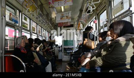 Il tram a linea circolare a Sapporo, Giappone. Foto Stock