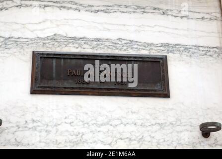 Los Angeles, California, USA 31 dicembre 2020 una visione generale dell'atmosfera dell'attore Tom Santschi's grave, vero nome Paul William Santschi in Abbey of the Salms al Hollywood Forever Cemetery il 31 dicembre 2020 a Los Angeles, California, USA. Foto di Barry King/Alamy Stock foto Foto Stock