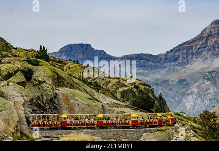 Ferrovia turistica "Petit train d'Artouste" nella valle di Ossau, nel dipartimento dei Pirenei Atlantici (Francia sud-occidentale) Foto Stock