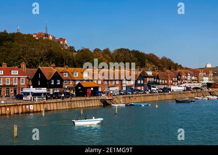 Inghilterra, Kent, Folkestone, Folkestone Harbour e Waterfront Skyline Foto Stock