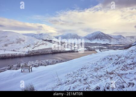 Tramonto svernante che guarda verso Blake Fell, Western Lake District UK Foto Stock