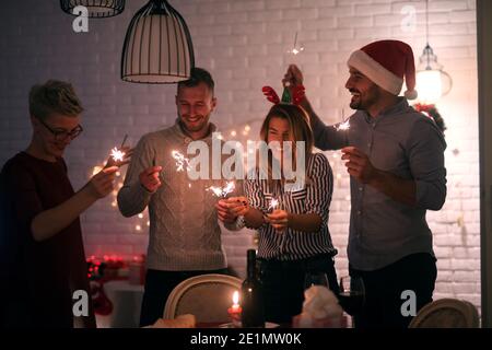 Festa degli amici di Natale. Natale scintilla. Foto Stock