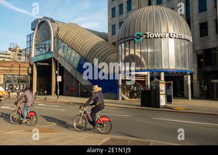 London- Tower Gateway, Docklands Light Railway Station nella zona di Aldgate della City di Londra Foto Stock