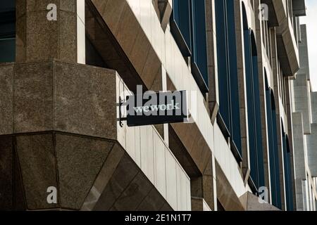 London - filiale WeWork nella città di Londra, un'azienda immobiliare commerciale americana che fornisce spazi di lavoro condivisi flessibili Foto Stock