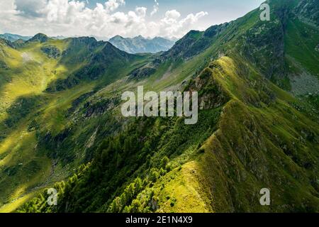 Valtellina (IT), veduta aerea della valle del Bomino sopra Morbegno Foto Stock