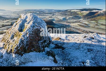 La vista ghiacciata sul South Shropshire, vista da Ragleth Hill, Church Stretton, Shropshire Foto Stock