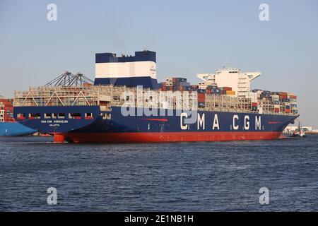 La nave portacontainer CMA CGM Kerguelen lascerà Maasvlakte 2 a Rotterdam il 18 settembre 2020. Foto Stock