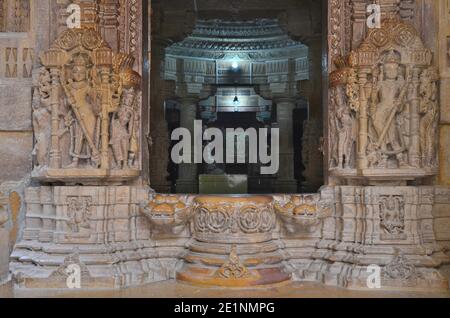 Incredibile bellezza: jain tempio all'interno del forte Jaisalmer Foto Stock