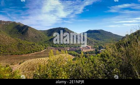 Vista del monastero religioso di porta Coeli nel cuore della catena montuosa Calderona di Valencia. Foto Stock