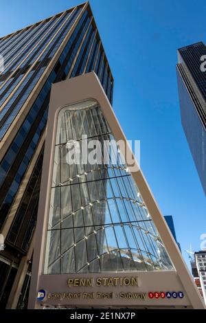 Ingresso della 33rd Street ovest alla stazione della Pennsylvania, New York Foto Stock