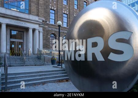 Toronto, Canada - 9 novembre 2020: Mars Discovery District Building a Toronto. Foto Stock