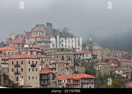 Dimitsana, un pittoresco villaggio tradizionale nella regione di Arcadia, Peloponneso, Grecia, Europa Foto Stock