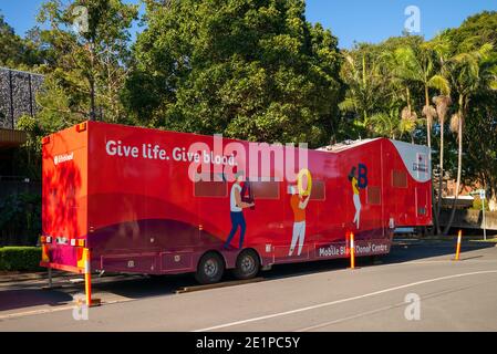 centro di donazione di sangue mobile camion fuori dal centro civico tweed shire a murwillumbah nel nuovo nord del galles del sud, australia Foto Stock