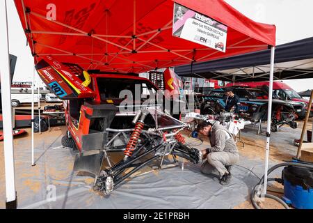 Hal'il, Italia. 9 gennaio 2021. PH Sport Mechanic durante il giorno di riposo della Dakar 2021 a Ha'il, in Arabia Saudita il 9 gennaio 2021 - Photo Frederic le Floc& 039;h/DPPI/LM Credit: Gruppo editoriale LiveMedia/Alamy Live News Foto Stock