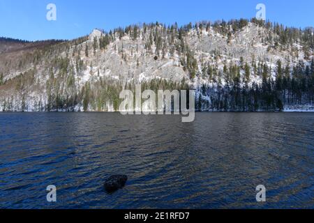 lago vorderer langbathsee vicino a ebensee, nell'alta regione austriaca salzkammergut Foto Stock