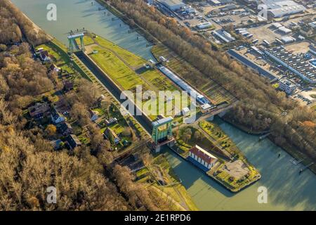 DORSTEN 18.12.2020 Schleusenanlagen am Ufer der Wasserstraße der WDK Wesel-Datteln-Kanal Der WSV Wasserstraßen- und Schifffahrtsverwaltung von Bundes Foto Stock