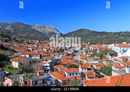 Kymi città, una pittoresca e storica città dell'isola di Euboea, la seconda isola più grande della Grecia (dopo Creta), in Grecia centrale, Europa. Foto Stock
