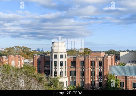 NEW ORLEANS, LA, Stati Uniti d'America - 29 DICEMBRE 2020: Biblioteca Monroe della Loyola University dall'alto Foto Stock