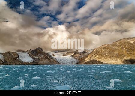 Ghiaccio, ghiacciai e costa di Hamilton Bay, Svalbard Foto Stock