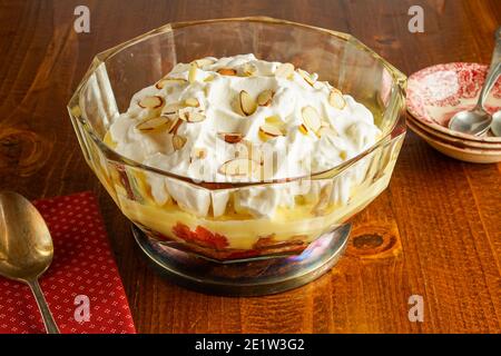 Trifle fatto con oroscata di sangue Foto Stock