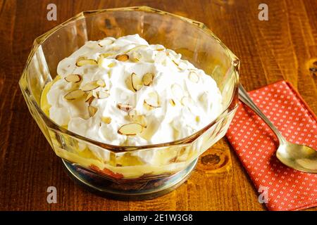 Trifle fatto con oroscata di sangue Foto Stock