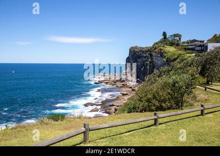 Bangalley Head e Bangalley Reserve tra Whale Beach e Avalon Beach a Sydney, formata nell'era jurassica e un popolare percorso a piedi nel bush Foto Stock