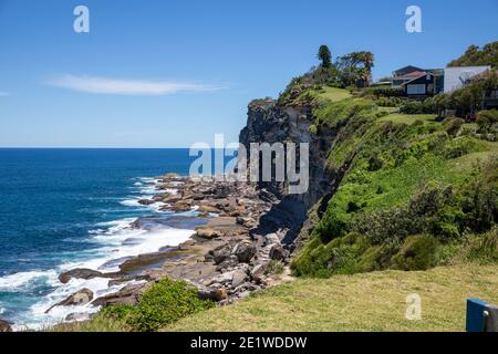 Bangalley Head e Bangalley Reserve tra Whale Beach e Avalon Beach a Sydney, formata nell'era jurassica e un popolare percorso a piedi nel bush Foto Stock