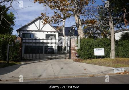 Studio City California, USA 9 gennaio 2021 UNA visione generale dell'atmosfera di ex residenza/casa dell'attore Joe Mantegna al 10415 Sarah Street il 9 gennaio 2021 a Studio City, California, USA. Foto di Barry King/Alamy Stock foto Foto Stock