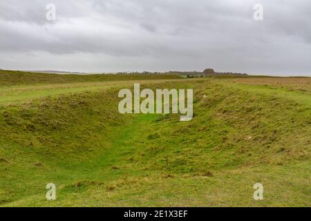 Figsbury Ring, un forte collinare insolitamente progettato dell'Età del ferro, che contiene un recinto più piccolo, forse neolitico, vicino Salisbury, Wiltshire, Regno Unito. Foto Stock