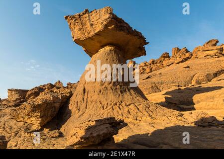 Formazione rocciosa, Hoodoo, Ennedi Plateau, Ciad Foto Stock