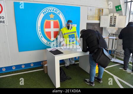 Novara, Italia. 10 gennaio 2021. Check-in prima della partita italiana Serie C tra Novara Calcio 1908 e Olbia Calcio 1905 Cristiano Mazzi/SPP Credit: SPP Sport Press Photo. /Alamy Live News Foto Stock