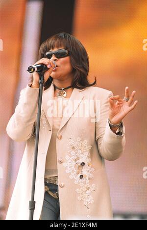 Gabrielle sul palco del Safeway picnic nel Park 2002, tenuto a Hyde Park, Londra, Regno Unito. 29 giugno 2002. Foto Stock