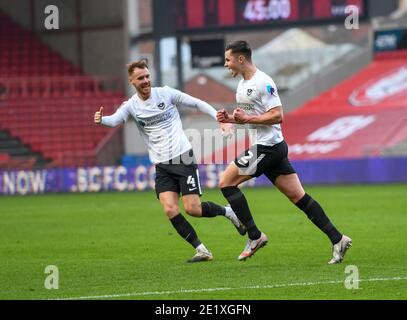 Bristol, Regno Unito. 10 gennaio 2021. Callum Johnson di Portsmouth celebra il suo obiettivo durante la partita della fa Cup ad Ashton Gate, Bristol Picture di Jeremy Landey/Focus Images/Sipa USA 10/01/2021 Credit: Sipa USA/Alamy Live News Foto Stock