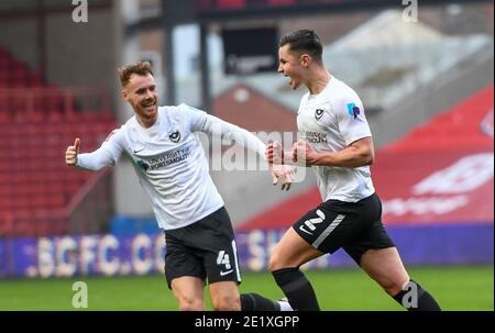 Bristol, Regno Unito. 10 gennaio 2021. Callum Johnson di Portsmouth celebra il suo obiettivo durante la partita della fa Cup ad Ashton Gate, Bristol Picture di Jeremy Landey/Focus Images/Sipa USA 10/01/2021 Credit: Sipa USA/Alamy Live News Foto Stock