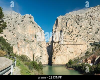 Spagna: L'Embalse Tajo de la Encantada, la Garganta del Chorro e il Caminito del Rey Foto Stock