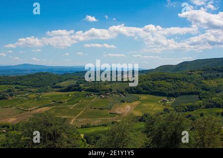 Il paesaggio tardivo intorno a Montepulciano in Val d'Orcia, provincia di Siena, Toscana, Italia Foto Stock