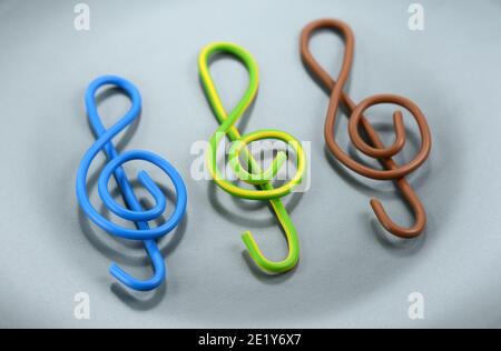 G pulisce in filo elettrico isolato. Treble clef. Foto Stock